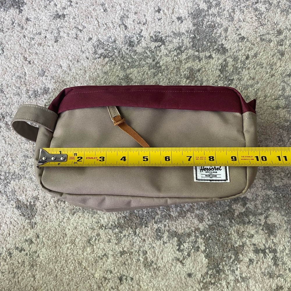 Herschel Chapter Travel Kit - Picture 5 of 9